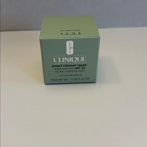 Clinique Smart Clinical Repair SPF 30